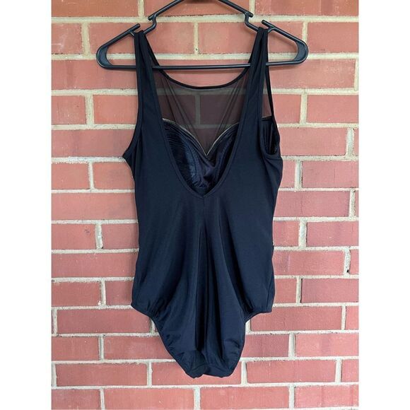 Swimsuit   - Picture 4 of 6